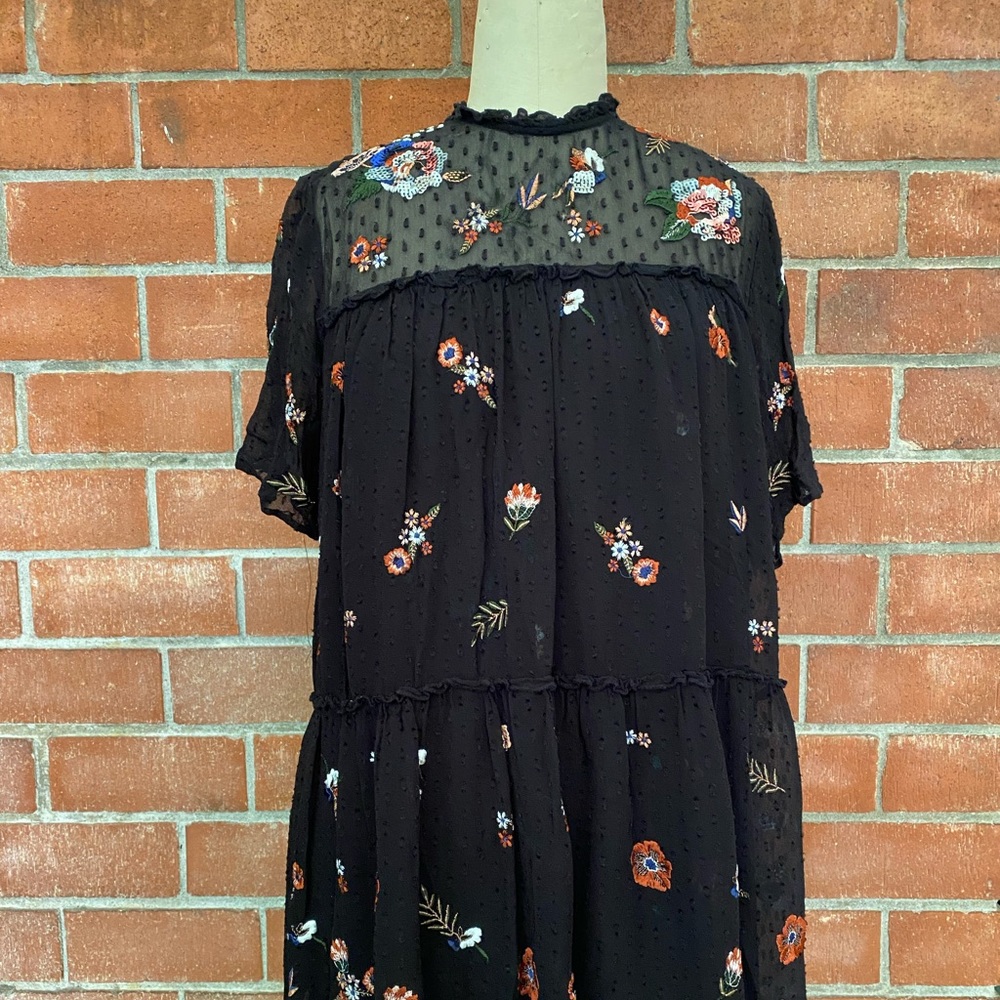 ZARA - M - CUTE BLACK EMBROIDERY SHIFT MINI DRESS